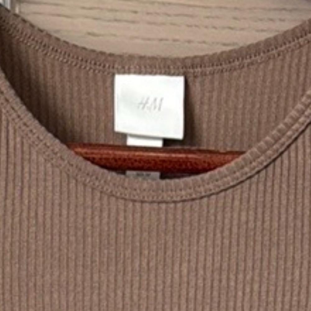 H&M Ribbed Tan Women’s Medium Tank Top Quality NWT Excellent Condition 10/10